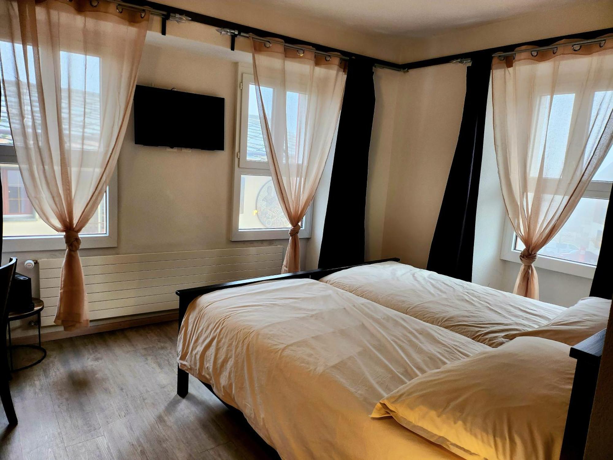 Auberge De L'Union Lens Екстер'єр фото